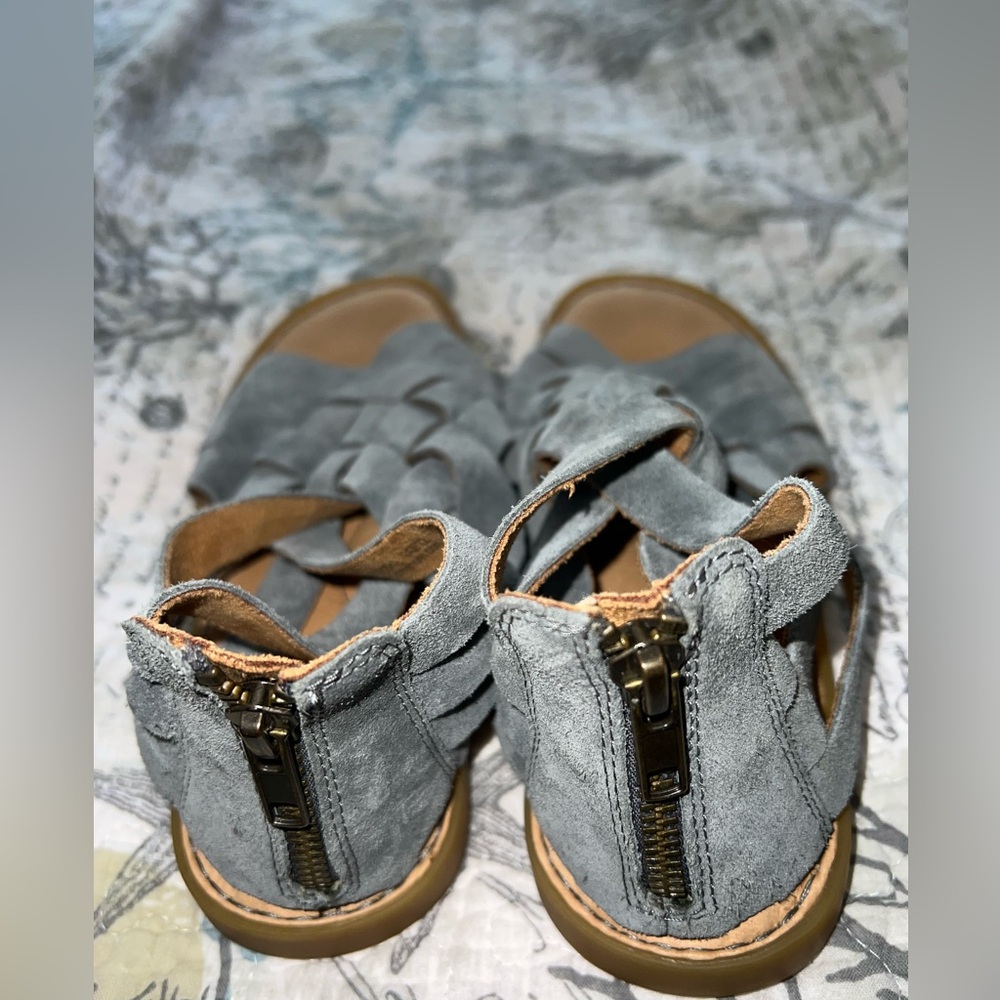 Born IWA WOVEN Dark Grey Suede Sandals Sz 6 - Picture 6 of 9
